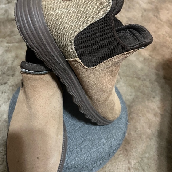 Hey Dude Women's Tan Ankle Boots - Picture 2 of 3